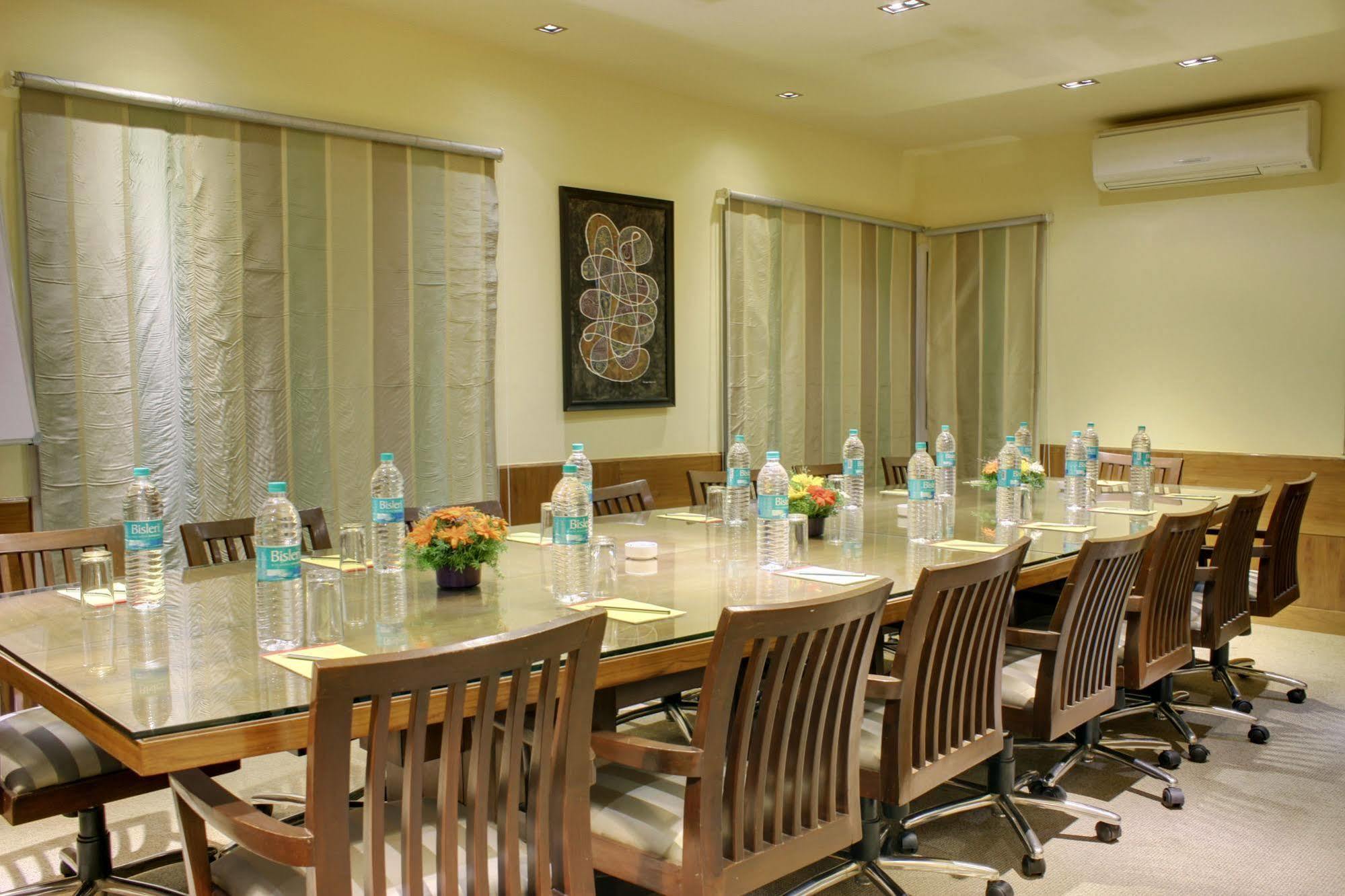 juSTa Indiranagar Aparthotel Bangalore Bagian luar foto