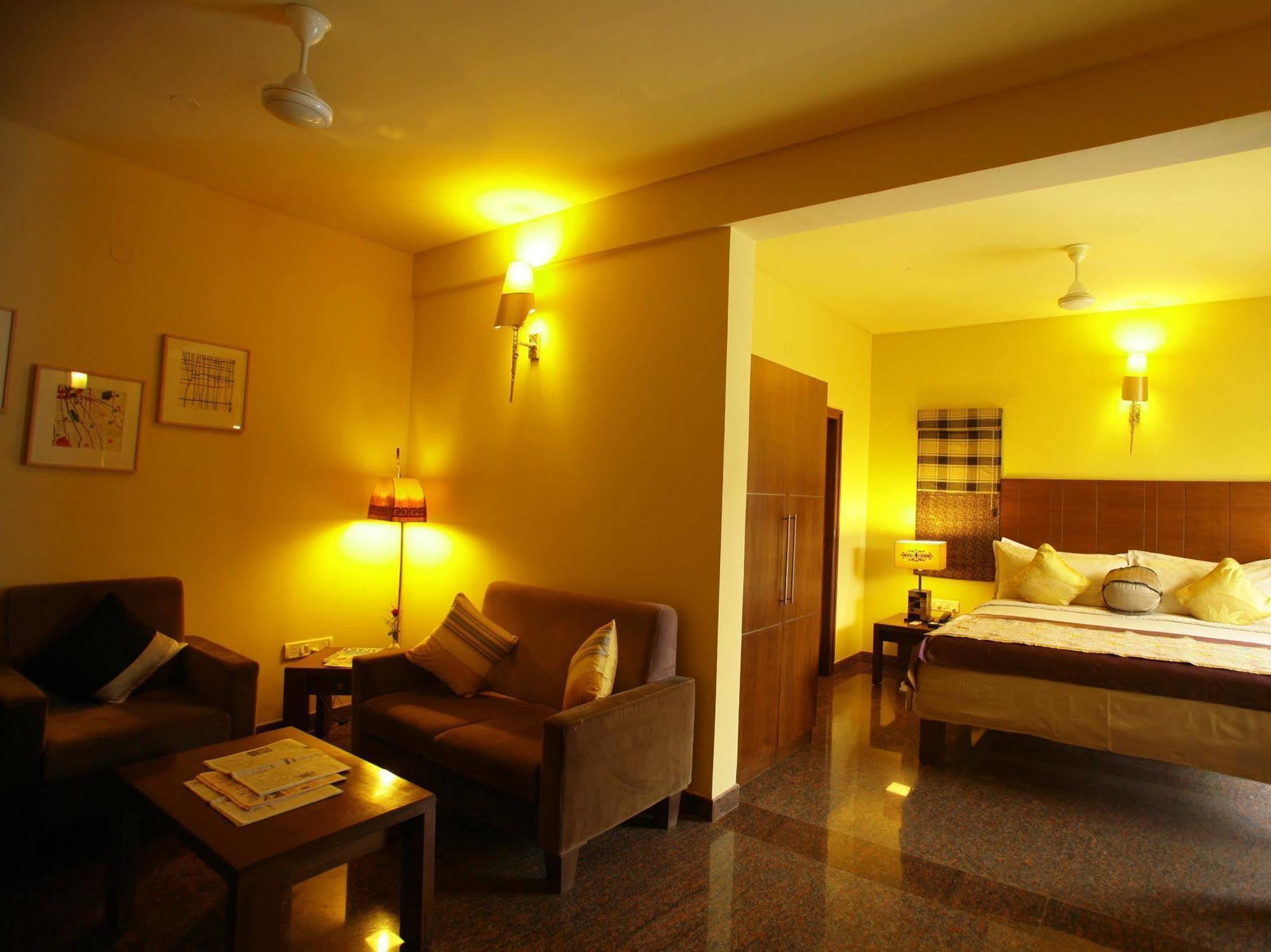 juSTa Indiranagar Aparthotel Bangalore Bagian luar foto
